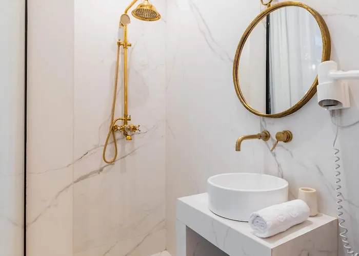 15 Proche Tour Eiffel Wifi 2p